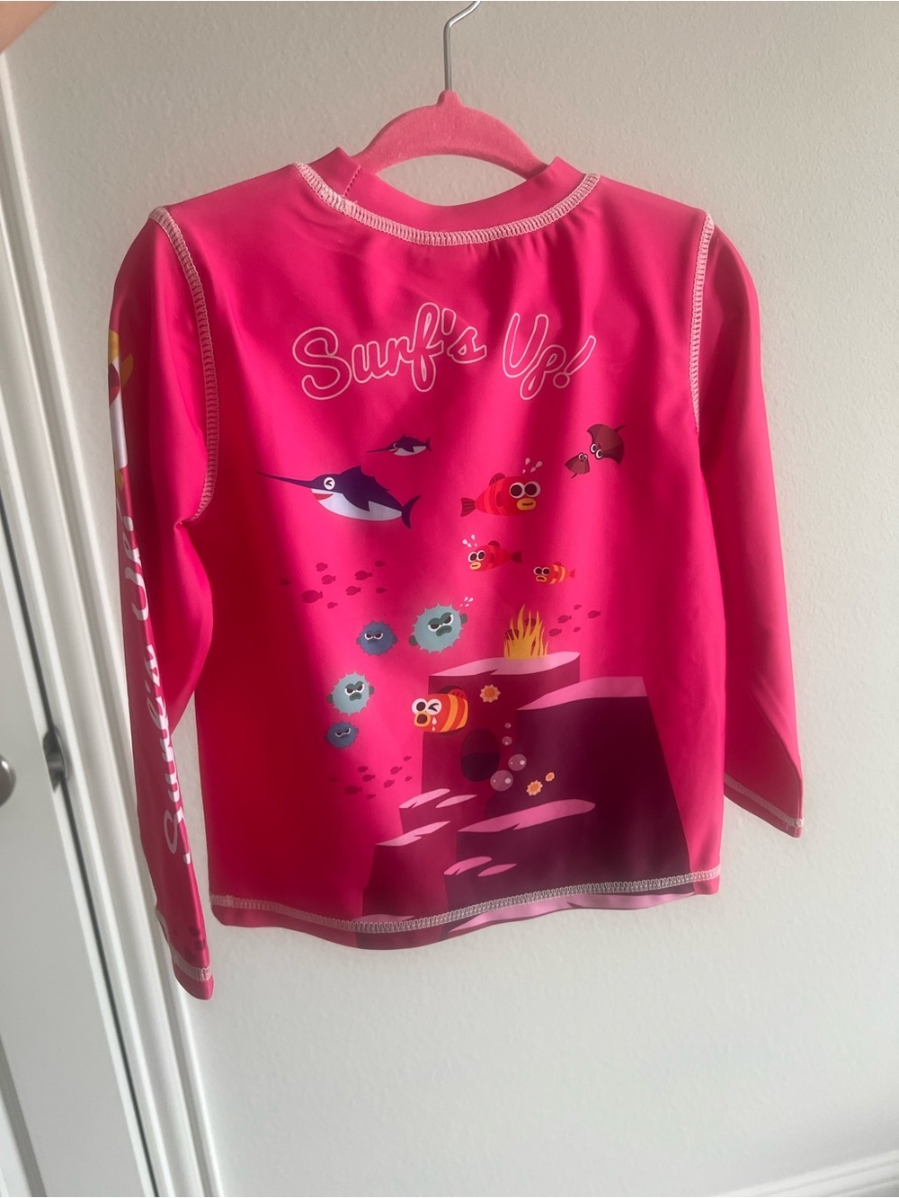 Pinkfong Baby Shark Pink Long-Sleeve Kids Rashguard - Picture 3 of 9
